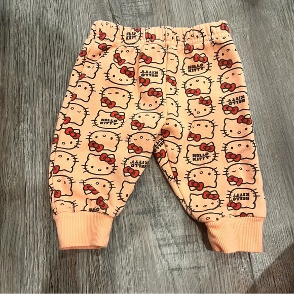 Hello Kitty Two Piece Set - Picture 3 of 5